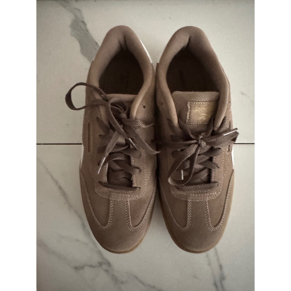 Reebok Women's sneakers‎ in Tan/White